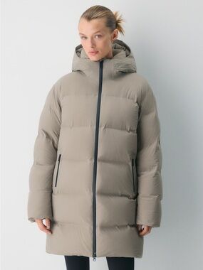 Aritzia The Super Puff™ The Super Puff₂o™ Mid - Rainstop™